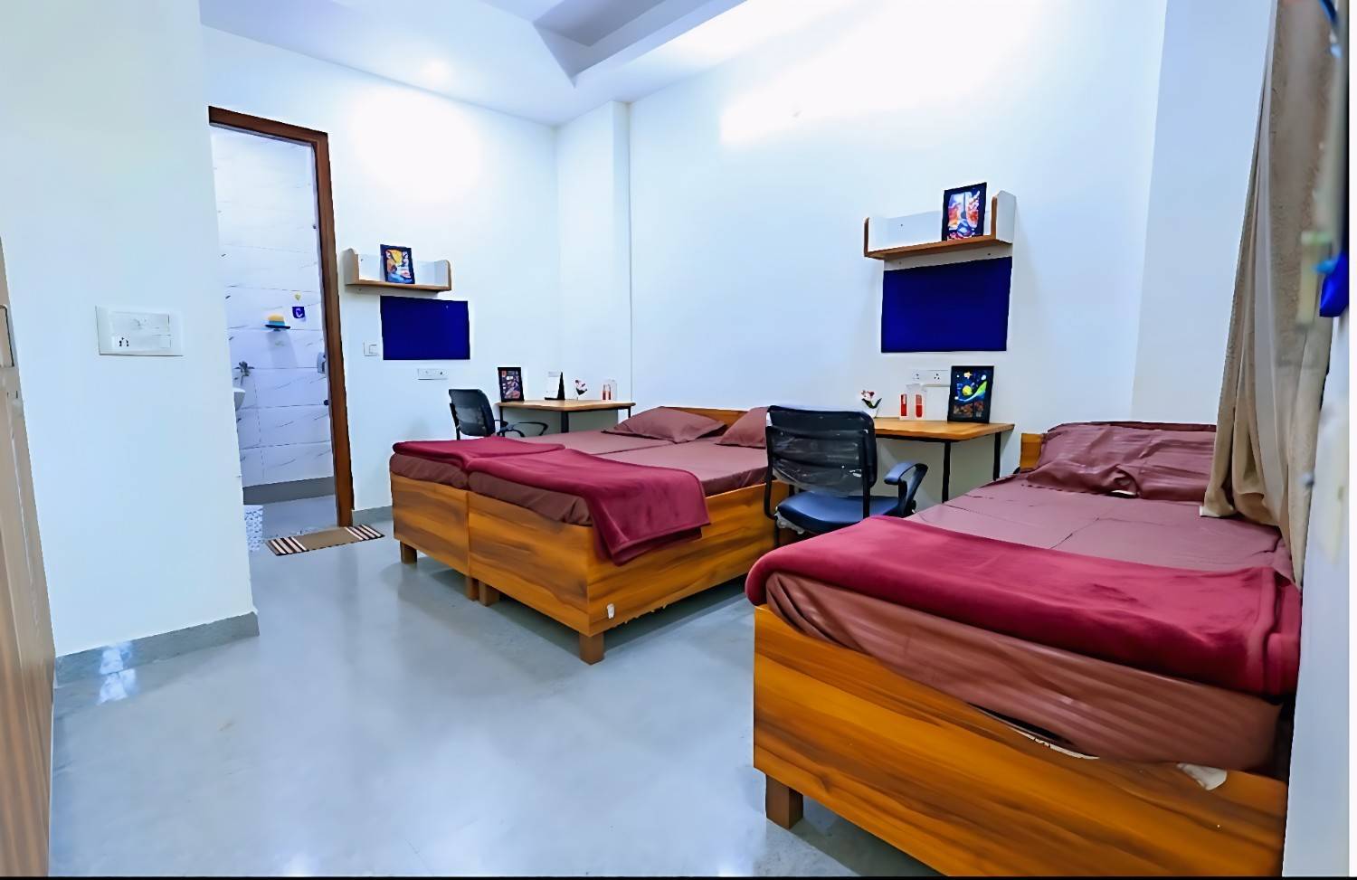 triple sharing room