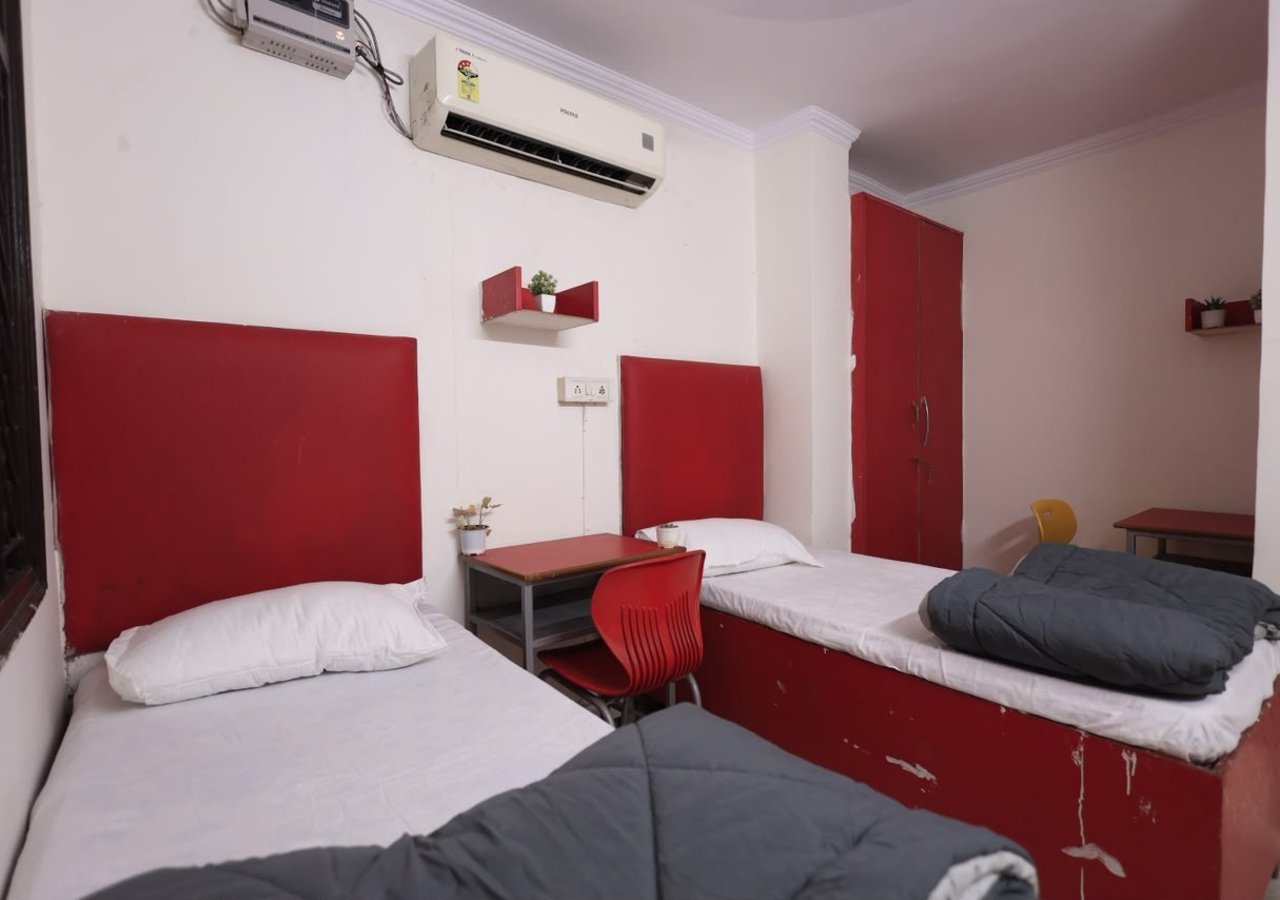 Deluxe Triple Room With Private Bathroom