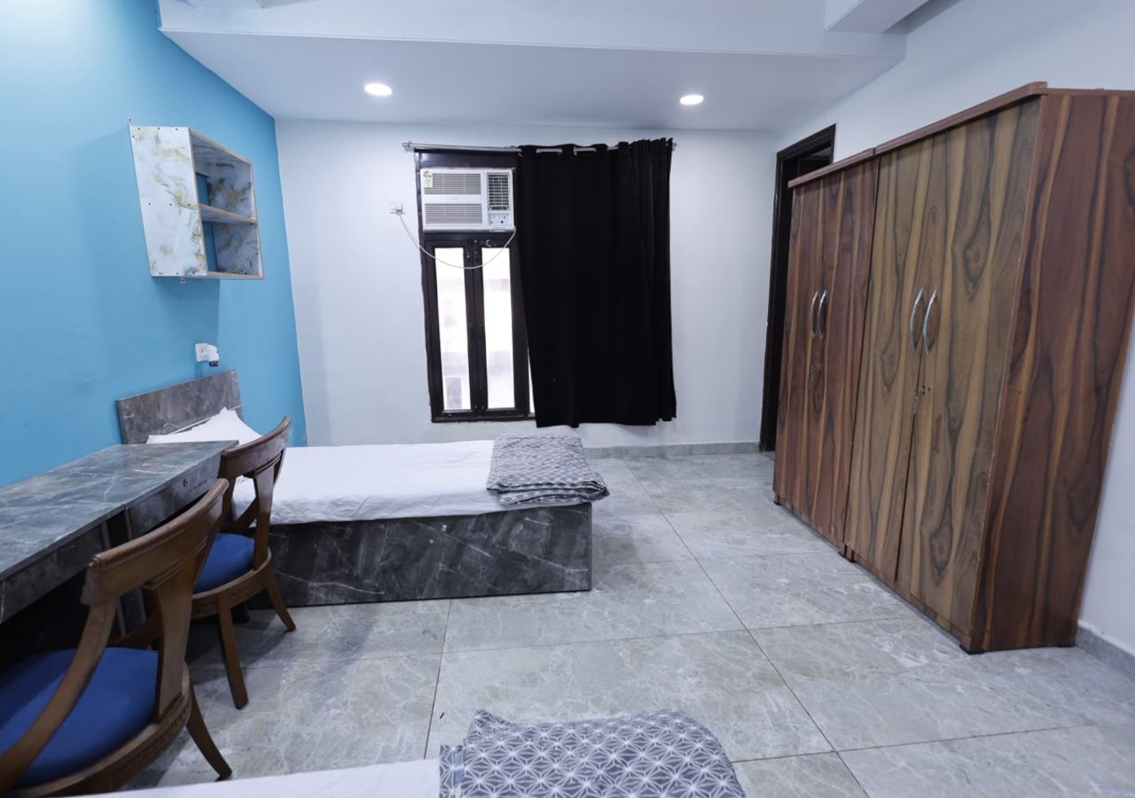 Deluxe Double Room With Private Bathroom