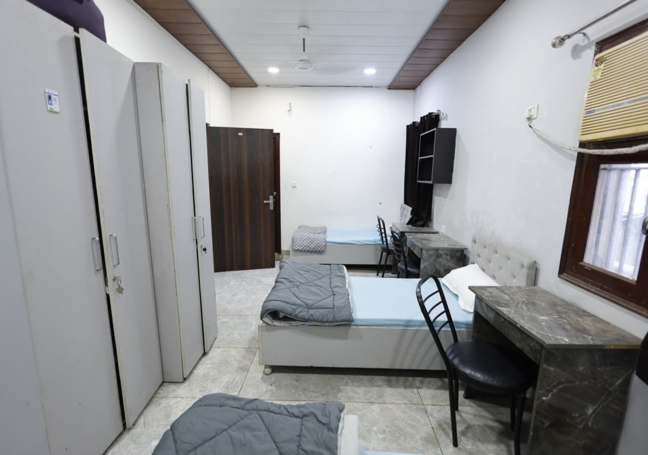 Deluxe Triple Room With Private Bathroom